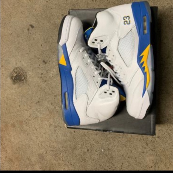 Jordan 5 Laney - Picture 2 of 6